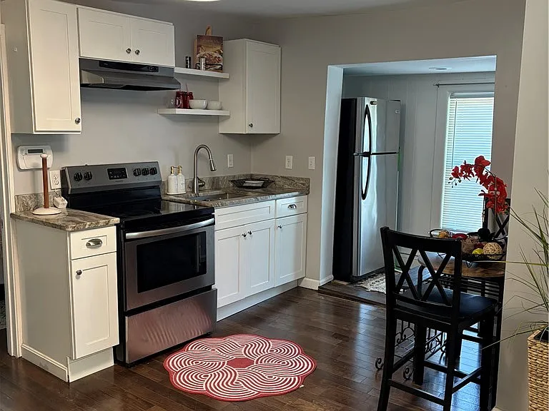 106 Andover St — Photo 3