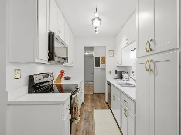 255 Westview Dr APT 308, West Saint Paul, MN 55118