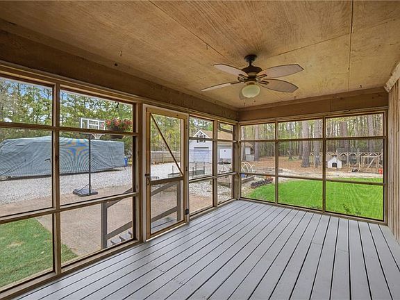 4th image of 2805 Bunch Walnuts Rd