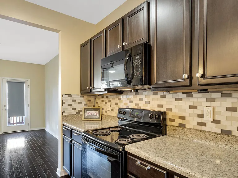 50 Transit Ln — Photo 15