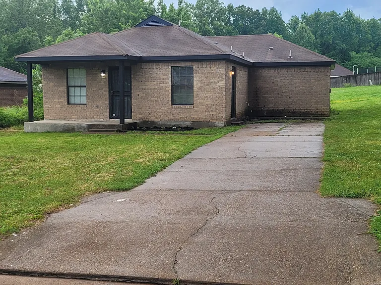3594 Russelwood Dr — Photo 1