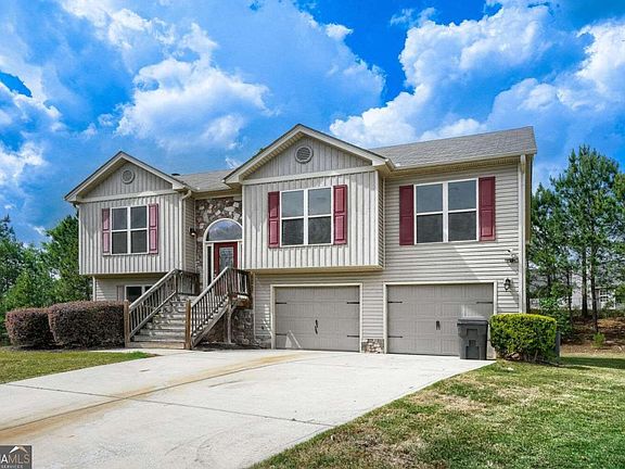 4th image of 220 Betty Ann Ln