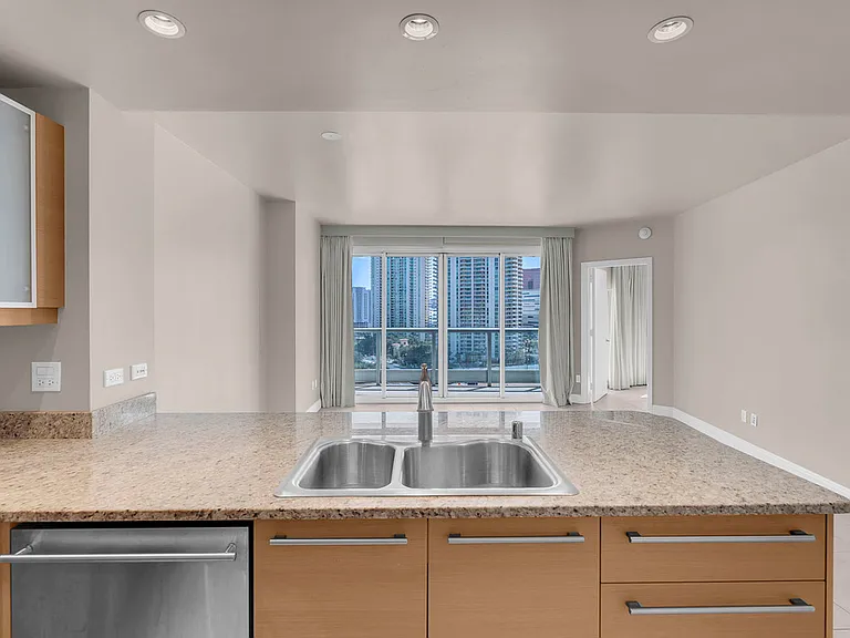 222 Karen Ave #15 — Photo 10