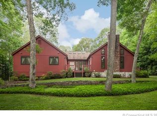 47 Pond View Cir, Guilford, CT 06437