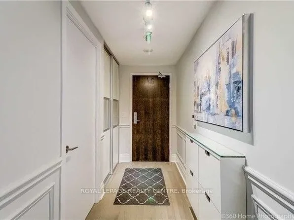 156 Portland St Unit 512, Toronto, ON M5V 0G1