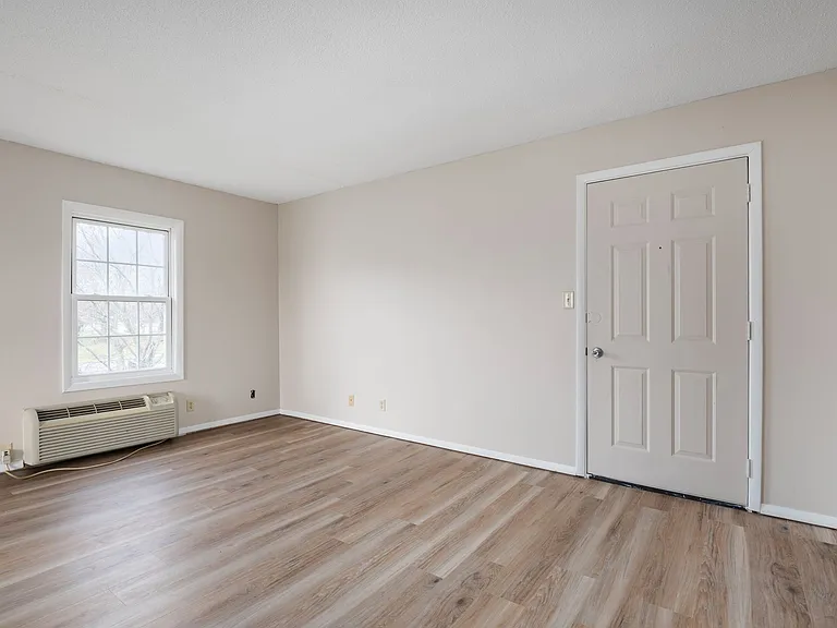 347 N Charles St — Photo 6