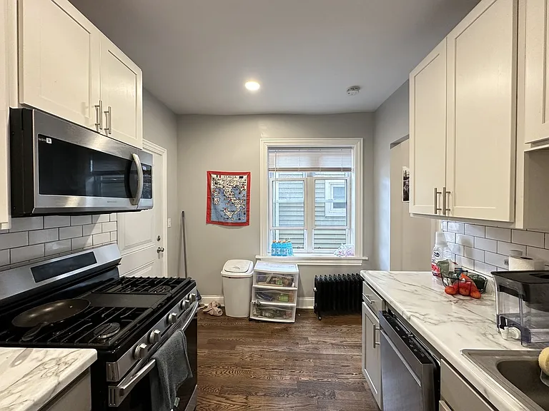 6257 N Lakewood Ave #2 — Photo 5