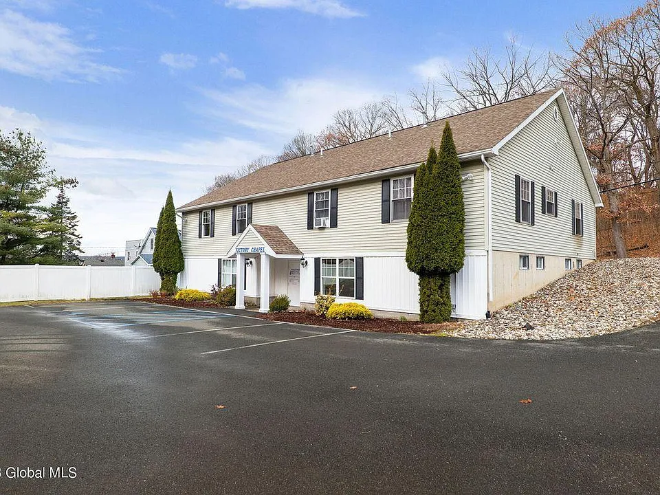 35 Morrison Ave