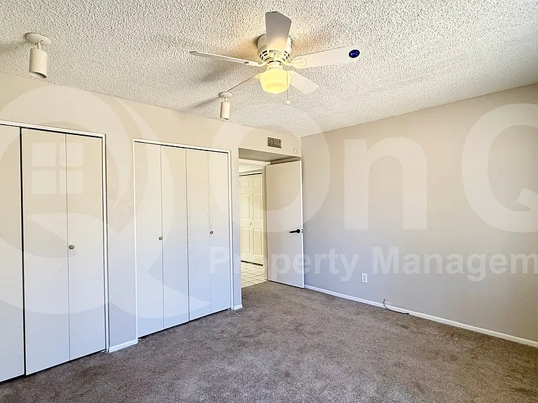 3132 W Harmont Dr — Photo 11