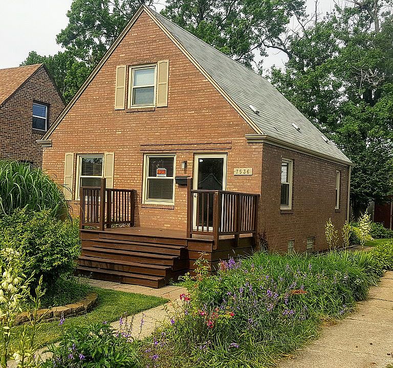 Colorful flowers everywhere!