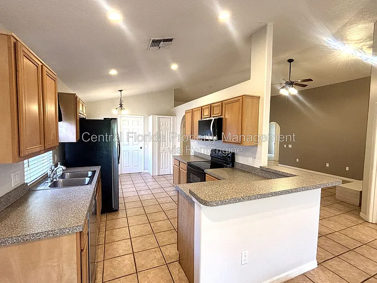 1935 Westpointe Cir — Photo 5
