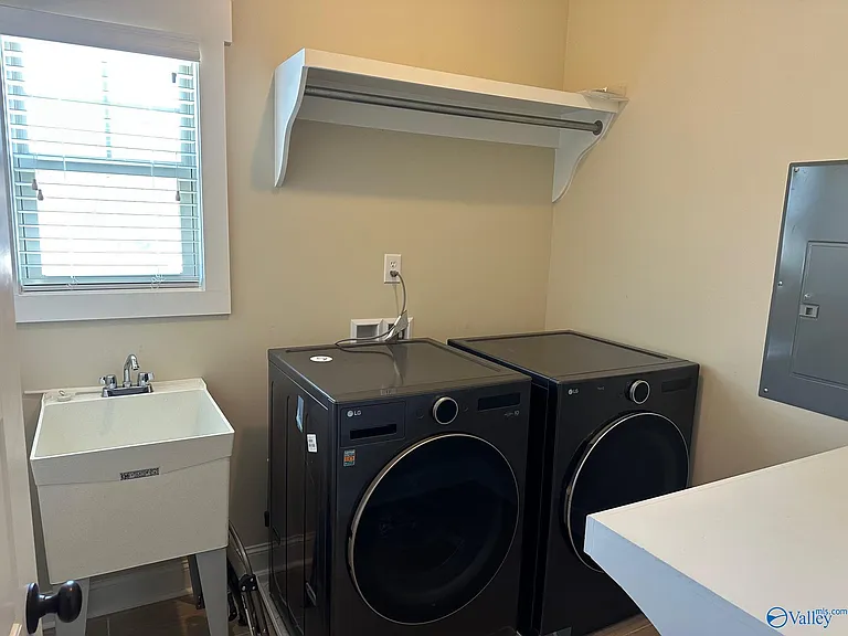 211 Blackoak Dr — Photo 13