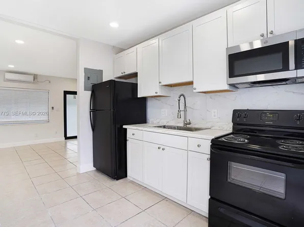 502 NW 7th Ct #1, Hallandale, FL 33009