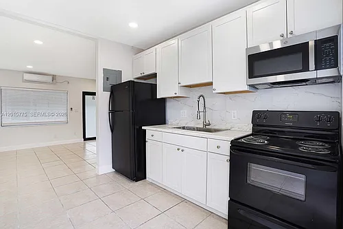 502 NW 7th Ct #1 Photo 1