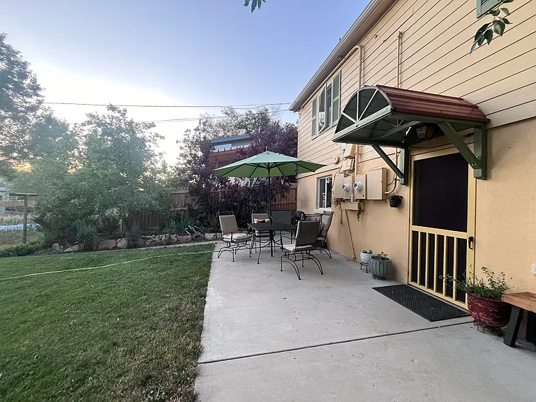 539 Dewey Ave #1 — Photo 4