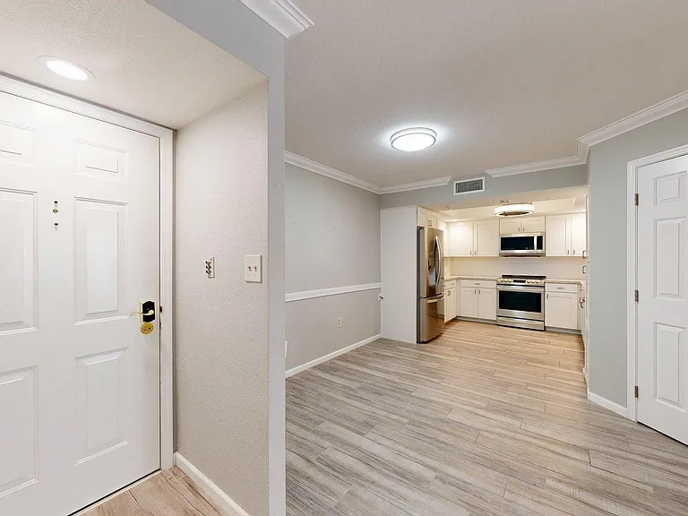 4200 N Miller Rd #309 — Photo 3