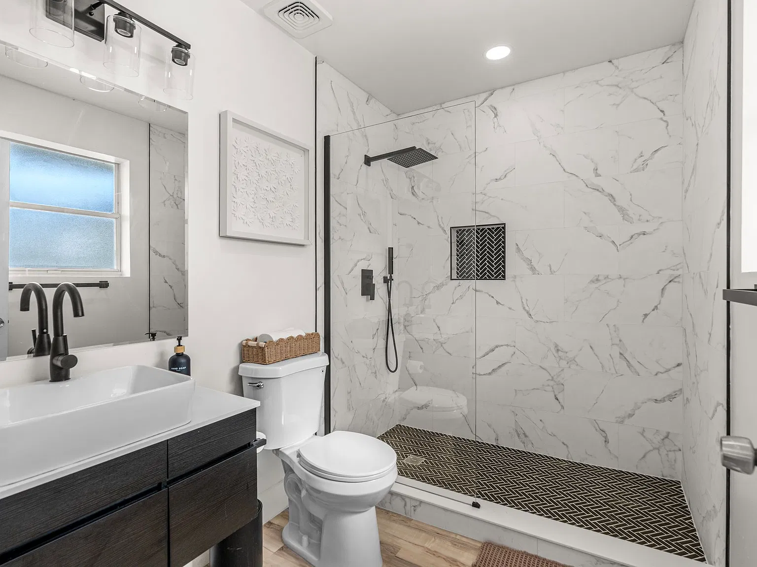 3 bed, 1605 sqft, $3,500 — Photo 3