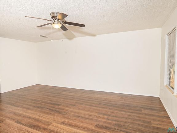 3rd image of 709 17th St