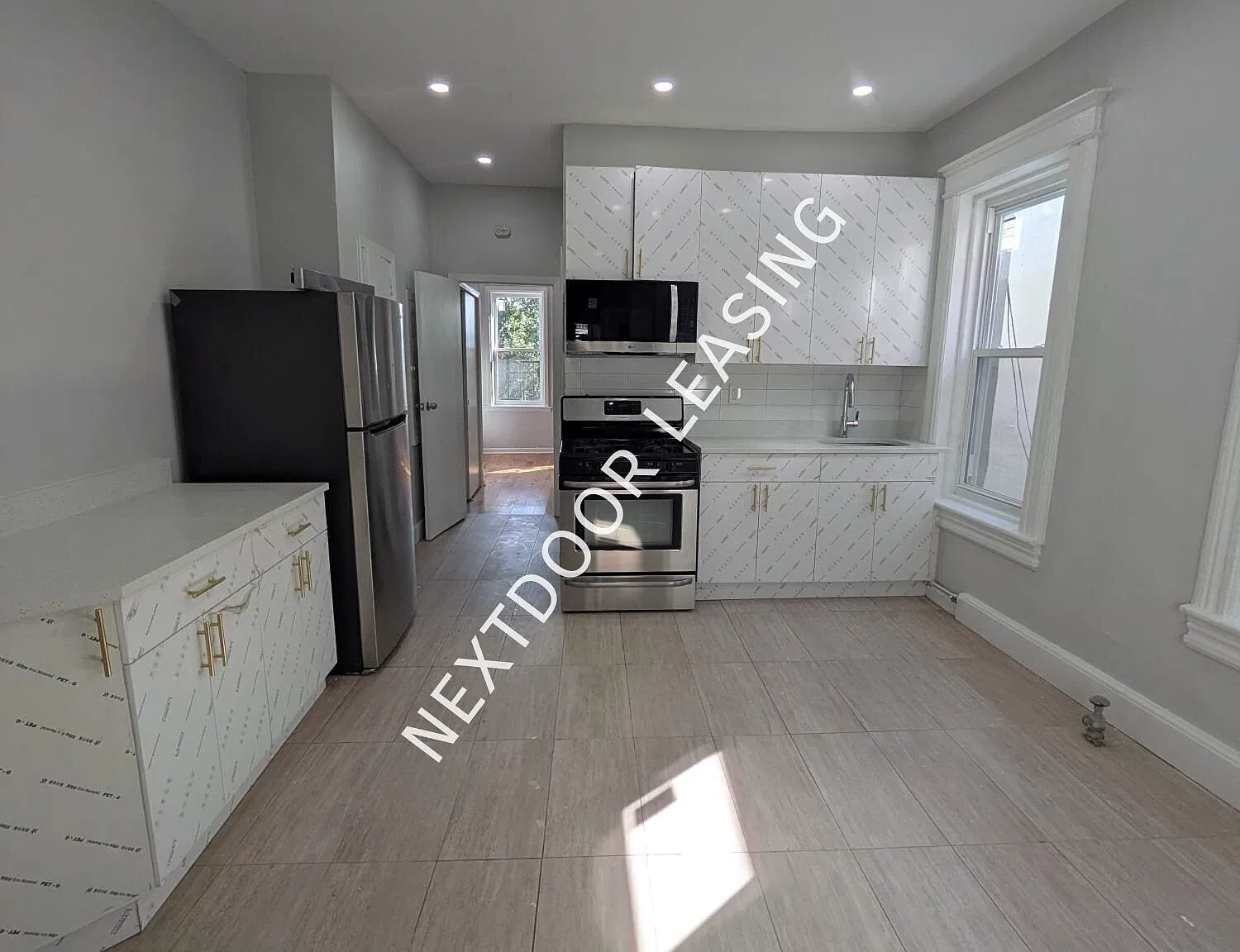 642 Avenue C — Photo 3
