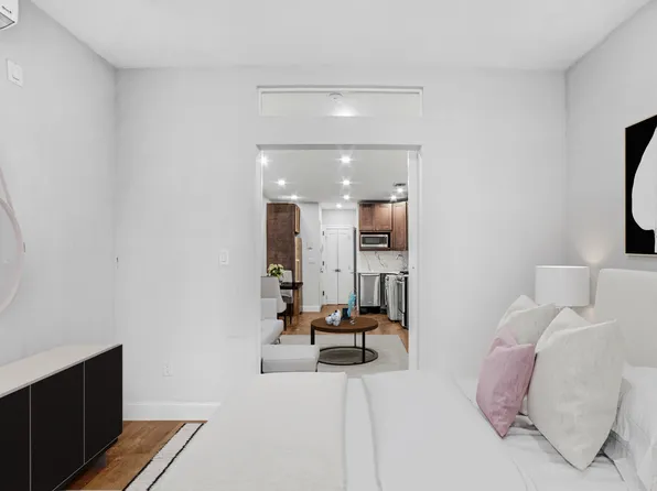 313 East 61st Street image 6 of 8