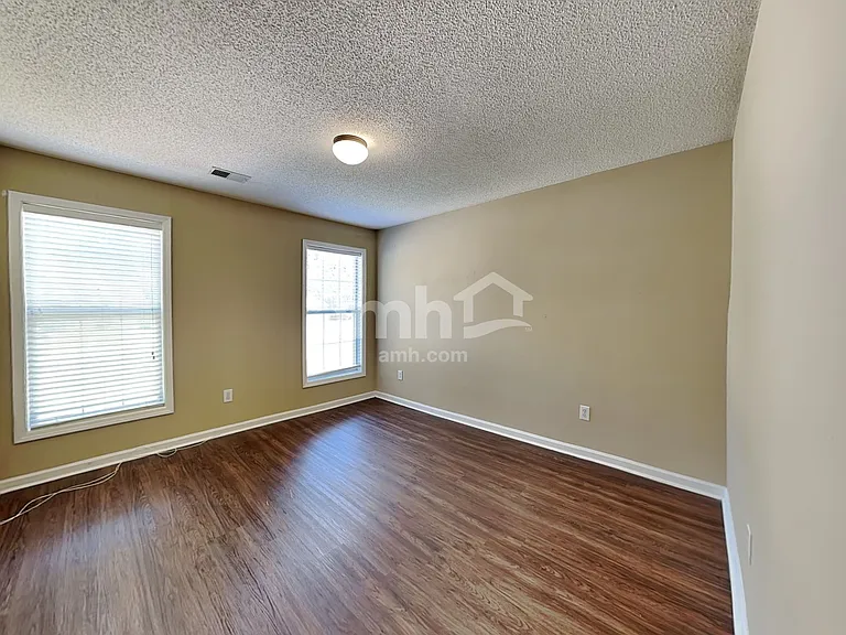 620 Claredon Ct — Photo 24