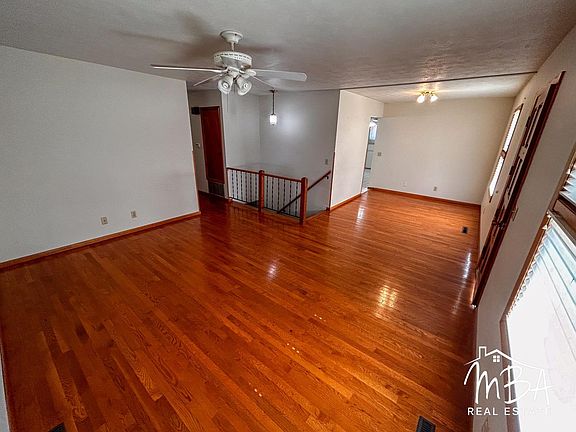 2nd image of 901 J C St