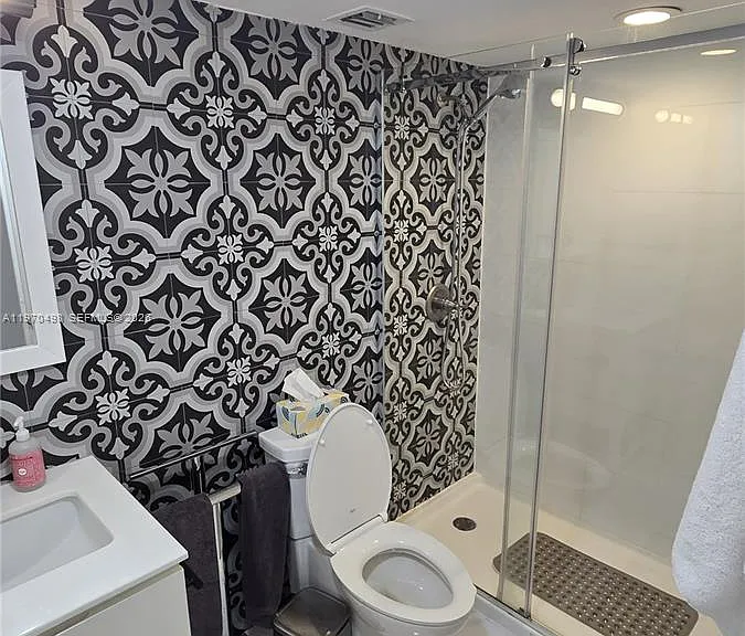 9195 Collins Ave #406 — Photo 6