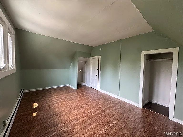 548 Potomac Ave — Photo 10
