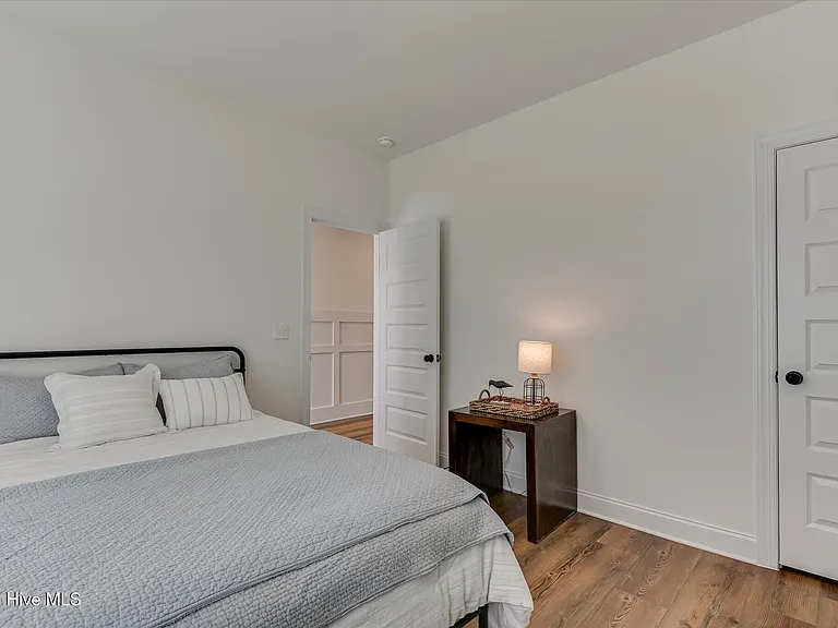 2049 Warbler Dr — Photo 32