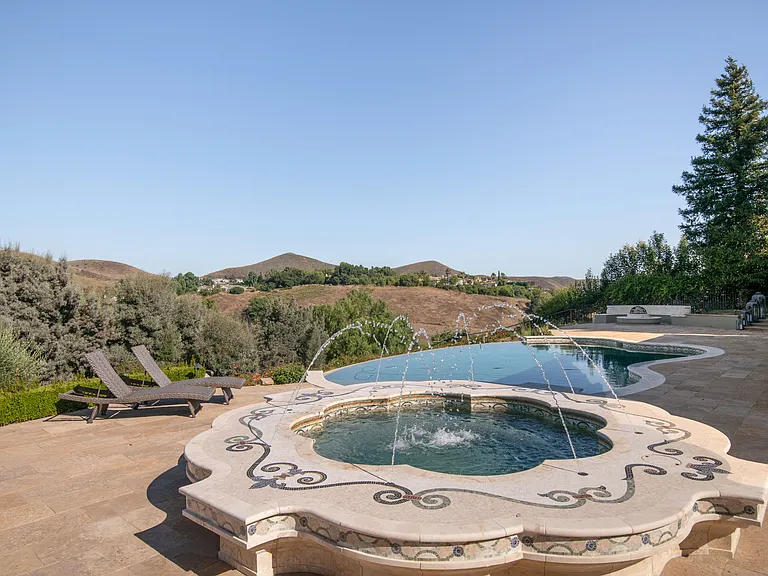 4358 Cresthaven Dr — Photo 45