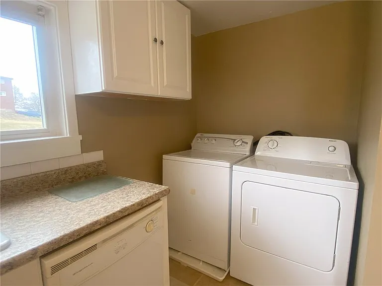 1025 Logan Rd — Photo 8
