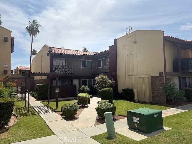 51025 Avenue Martinez #9 — Photo 5