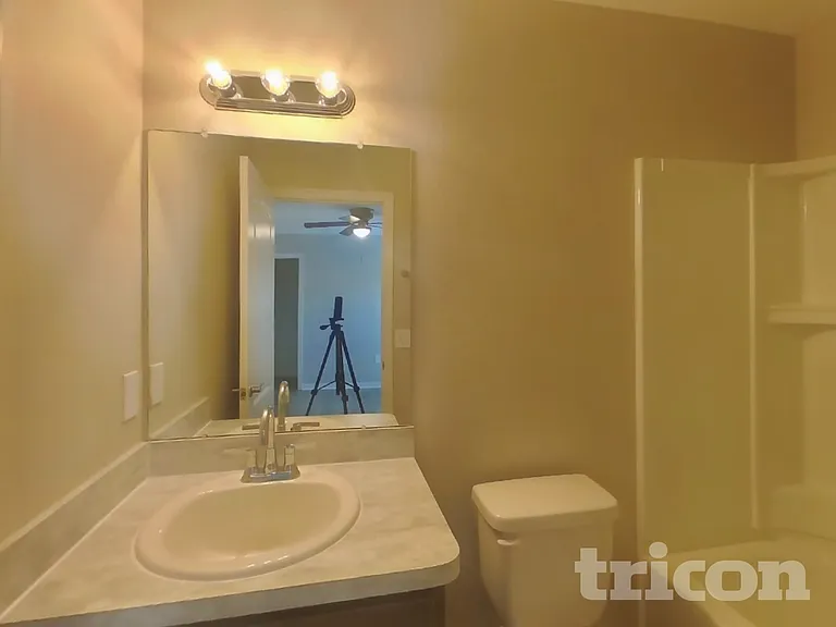 6046 Eagle Pointe Dr — Photo 15