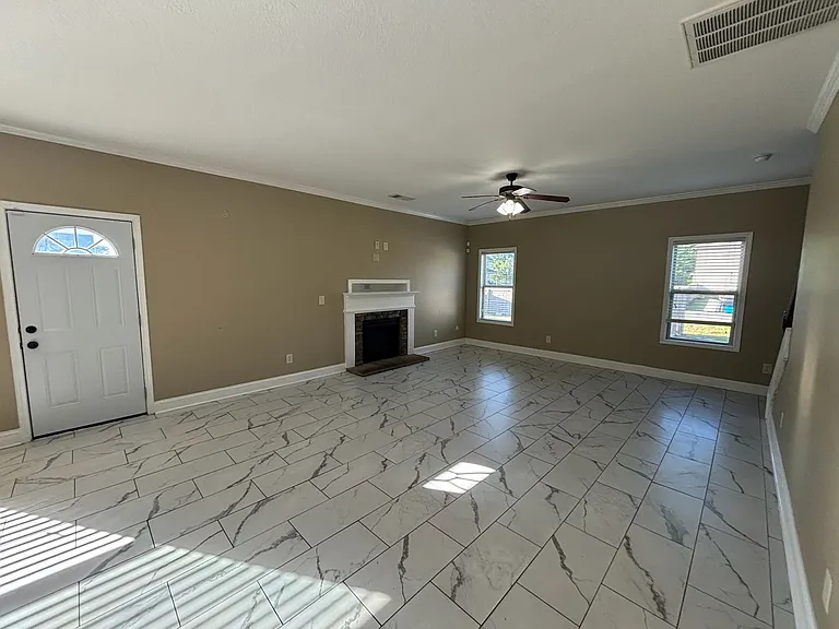 323 Owens Rd — Photo 6