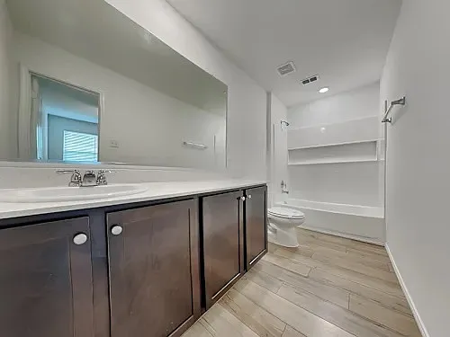 3 bed, 1481 sqft, $2,100 — Photo 3