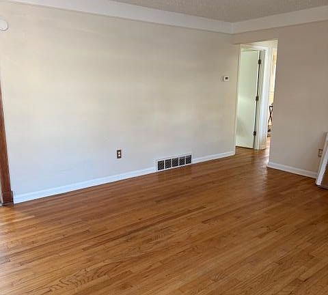 2nd image of 24624 Melody Rd