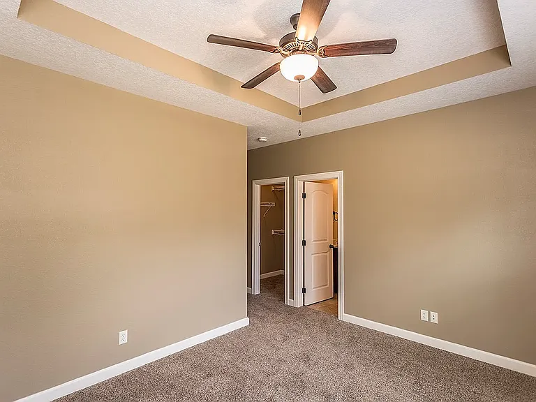 1647 Glade Dr SW — Photo 16