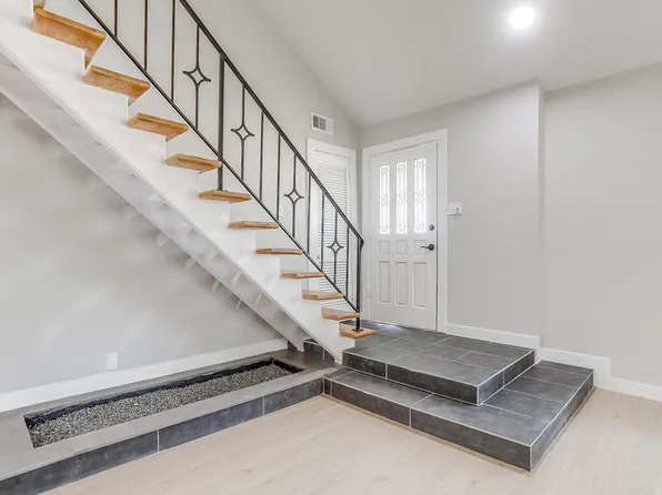 802 Sutton Ct, Irving, TX 75062
