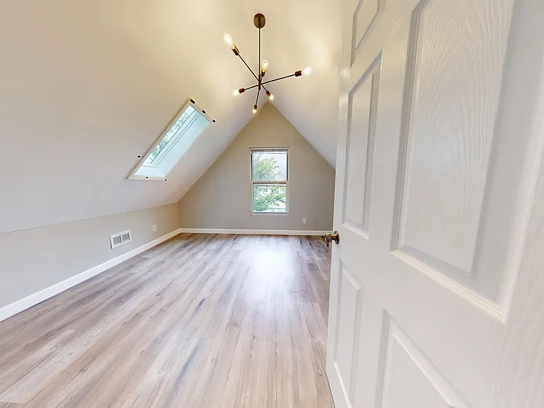 132 Goodall St #R — Photo 10