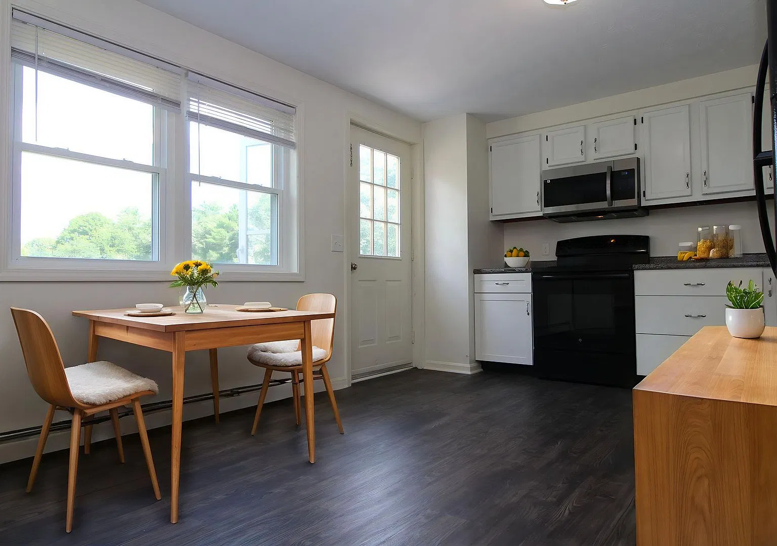 5 & 7 Smith — Photo 2