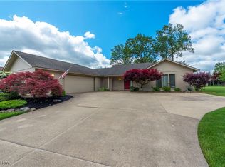 8673 Gatewood Dr, North Ridgeville, OH 44039