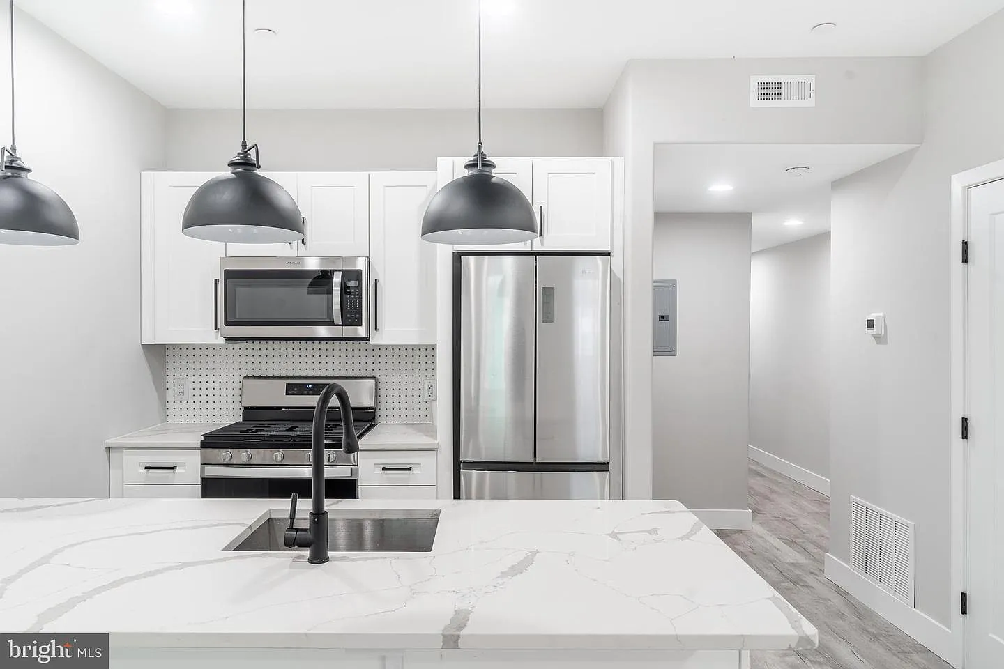 1 bed, 1.5 bath, 850 sqft, $2,250 — Photo 4