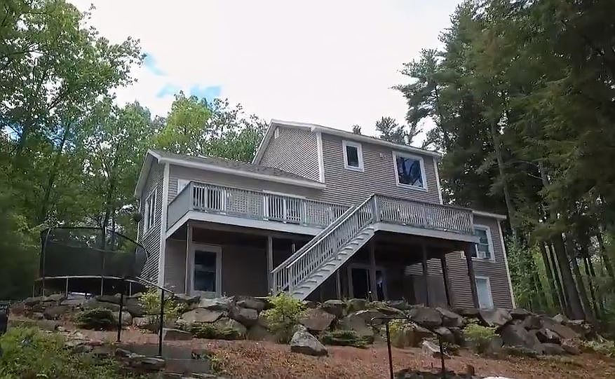 2nd image of 25 Blackberry Ln