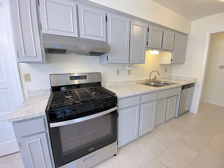 5012 Salem Dr — Photo 11