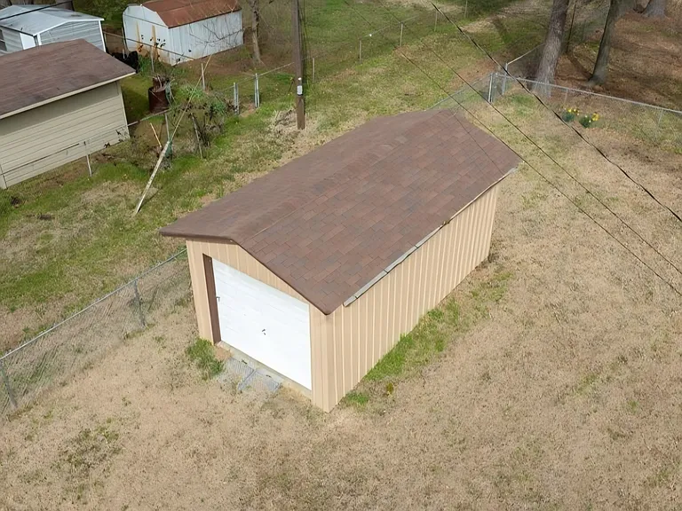 511 Park Dr — Photo 2