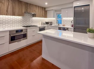 3536 Point Grey Rd #1, Vancouver, BC V6R 1A8