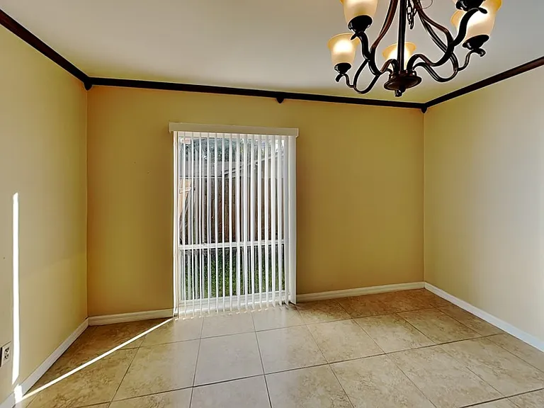 2512 Sea Breeze Ct — Photo 5