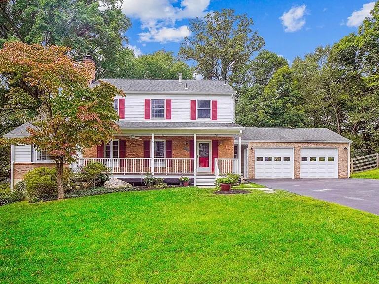 7028 Wick Ln — Photo 1