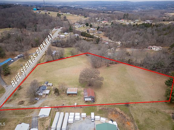 4th image of 7958 Blue Springs Pkwy