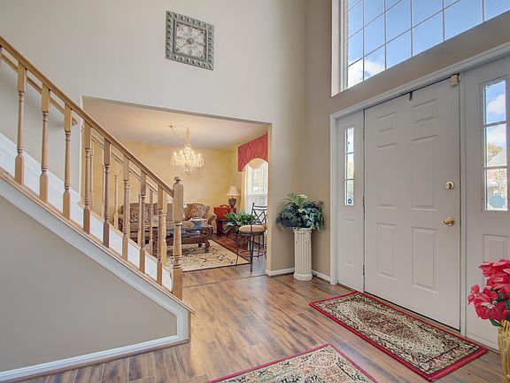 3rd image of 10061 Hempsteade Dr